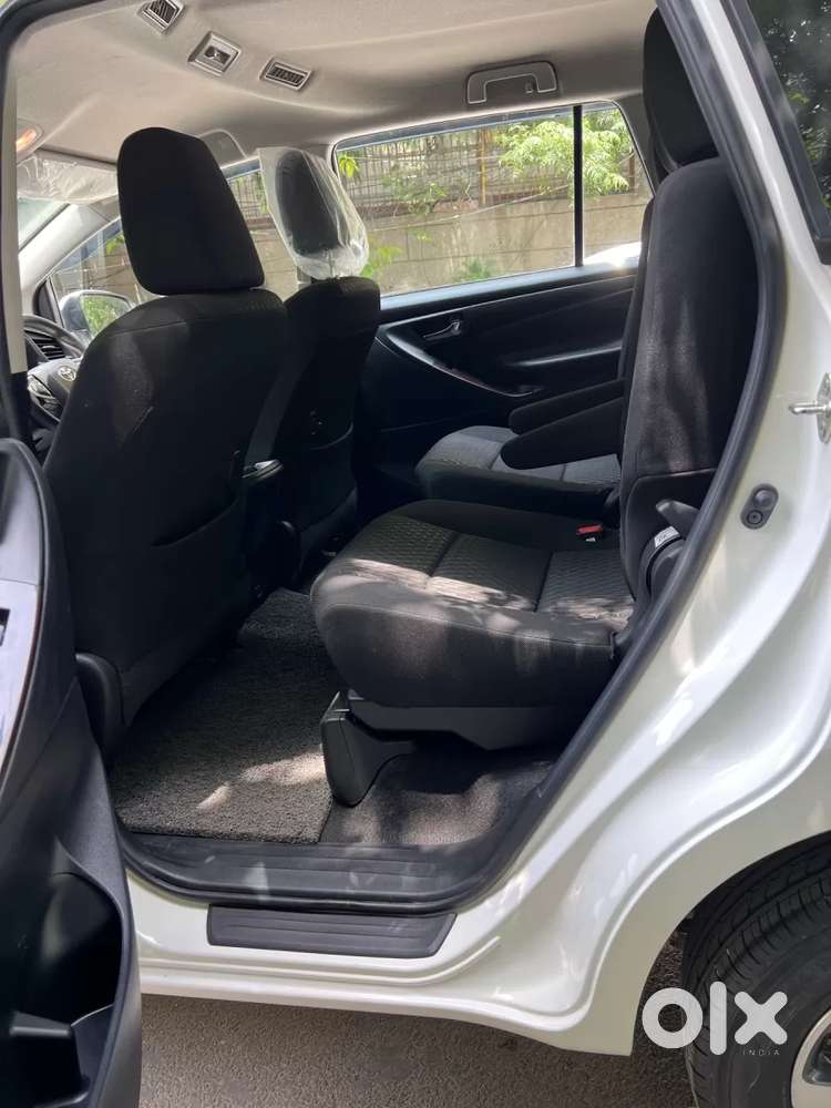 Toyota Innova Crysta 2.4 G Plus Mt 7 Str, 2025, Diesel