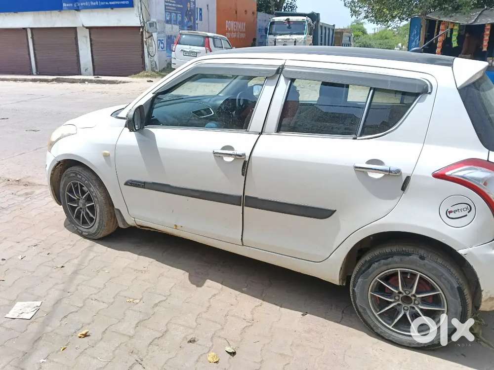 Maruti Suzuki Swift Vxi 2016