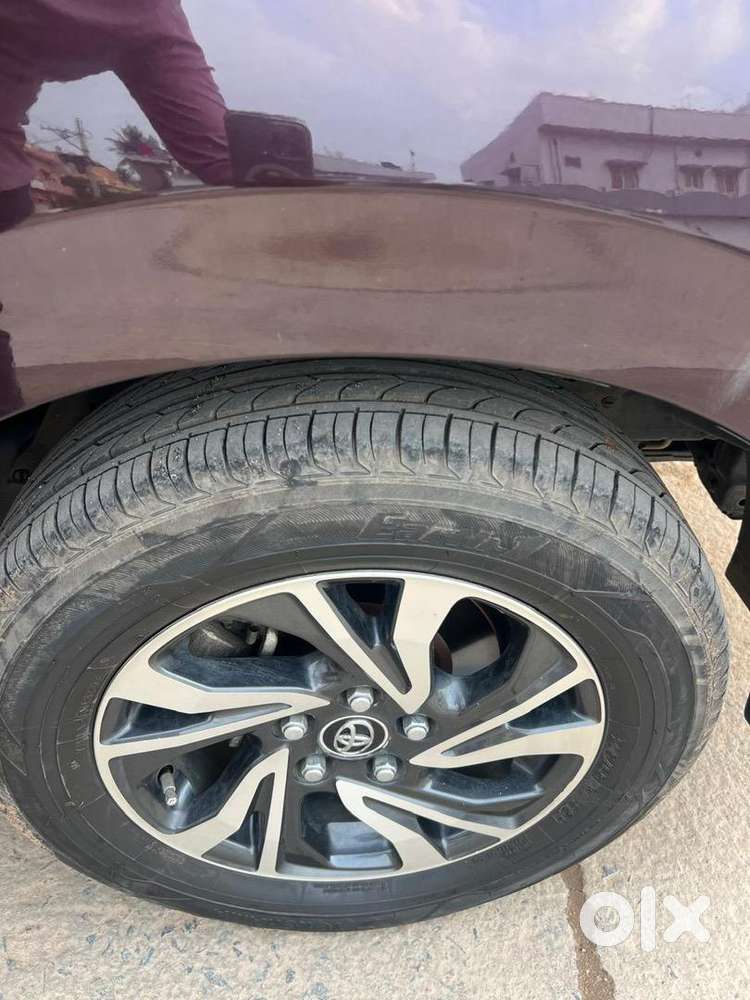 Innova Crysta 2.4 Gx At