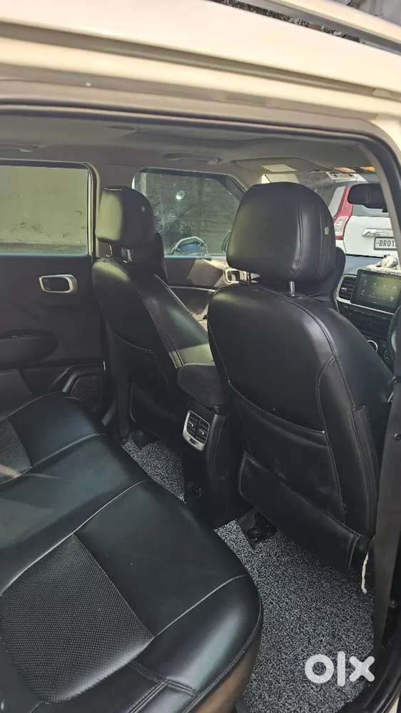 Automatic Hyundai Venue 2019 Petrol Well Maintained