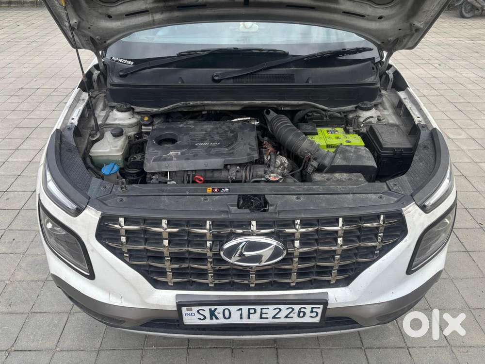 Hyundai Venue Sx (o) Mt 1.5 Diesel Dual Tone, 2020, Diesel
