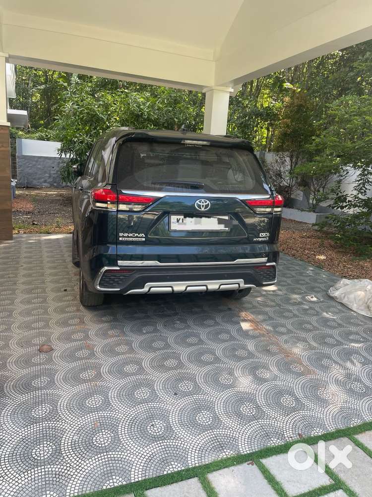 Toyota Innova Hycross 2.0 Vx (o) Hybrid 7 Str, 2024, Petrol
