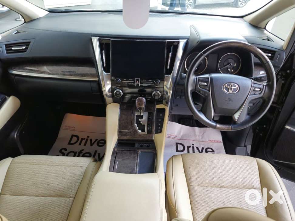 Toyota Vellfire Vip – Executive Lounge, 2023, Petrol