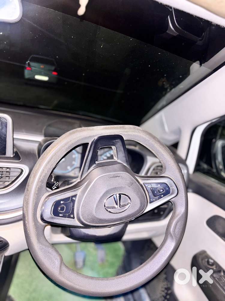Tata Altroz Petrol 2023