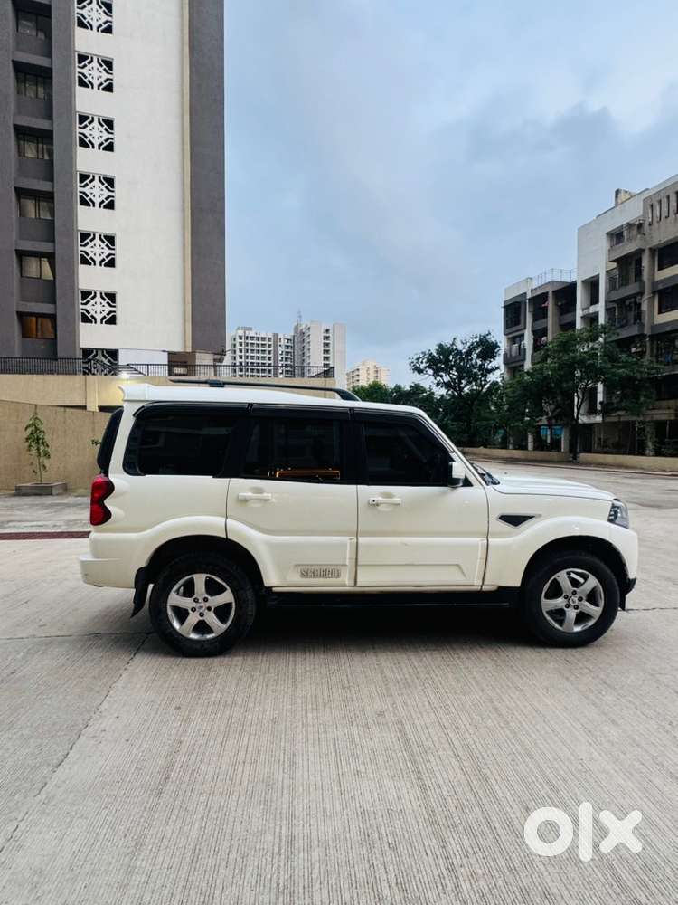 Mahindra Scorpio S11