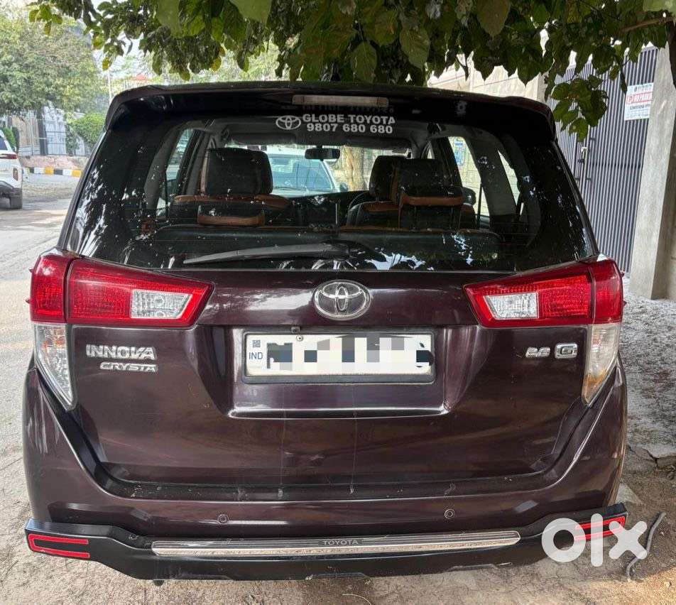 Innova Crysta Automatic 2.8g Captain Seats