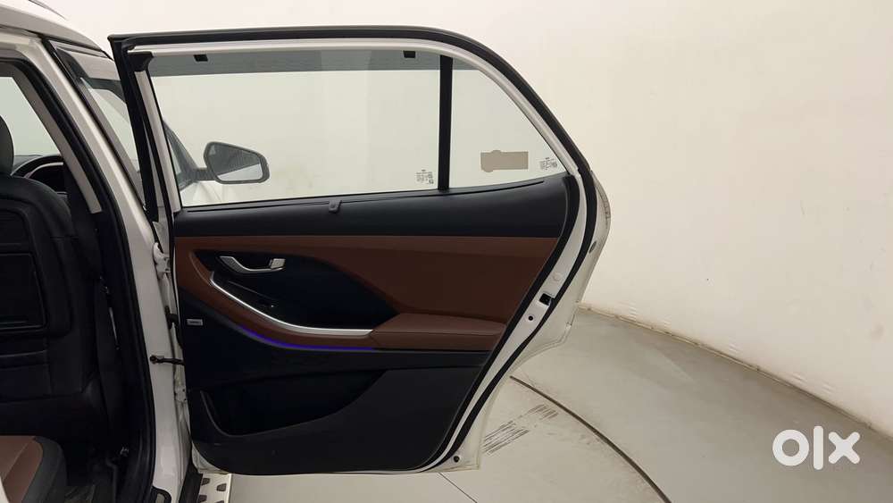 Hyundai Alcazar 1.5 Tdct Signature (o) 7s Petrol, 2023, Petrol