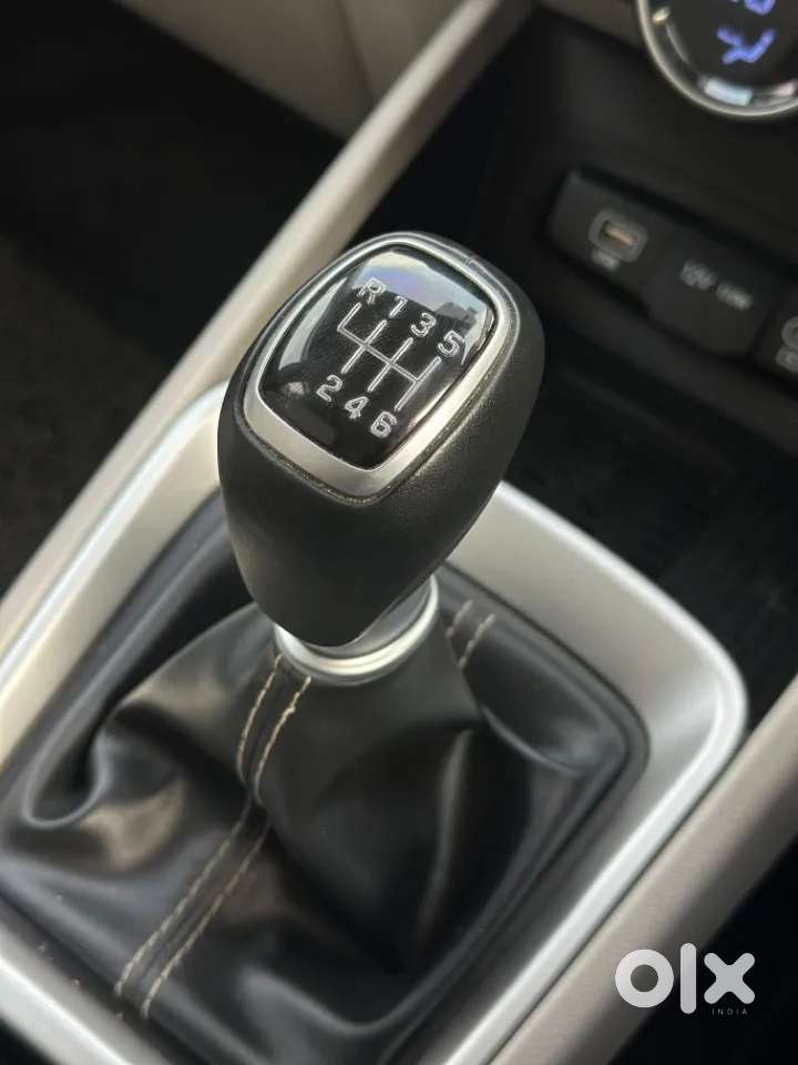 Hyundai Venue Sx (o) Mt 1.5 Diesel, 2023, Diesel