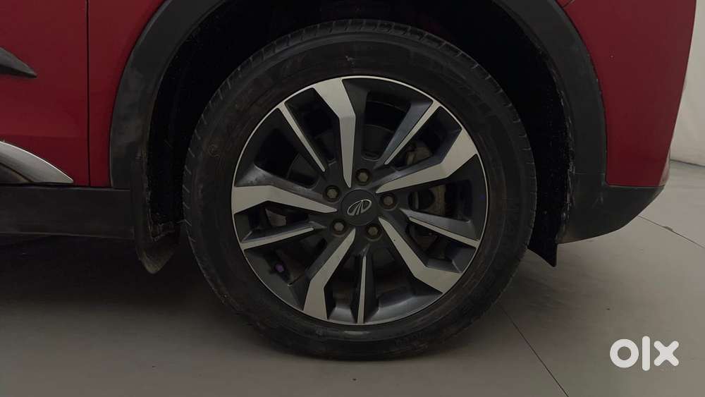 Mahindra Xuv300 W8 (o) 1.5 Diesel Amt Dual Tone, 2021, Diesel
