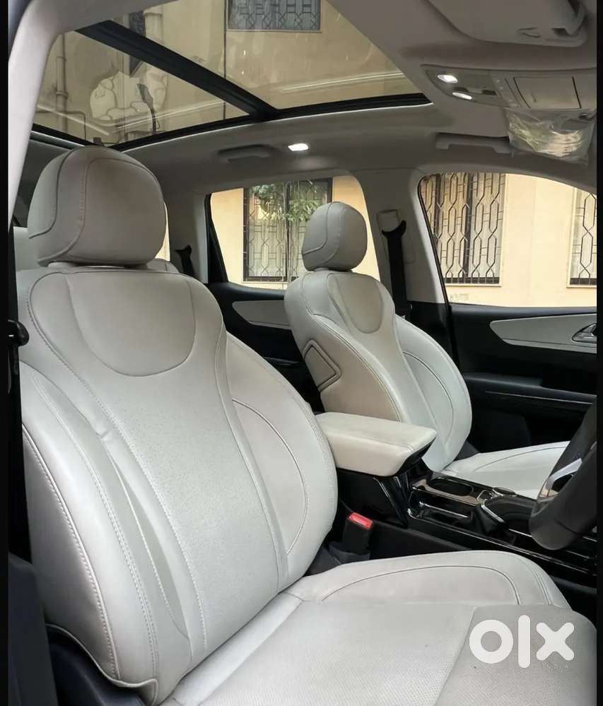 Mahindra Xuv700 2.2 Ax 7 Diesel At Str, 2023, Diesel