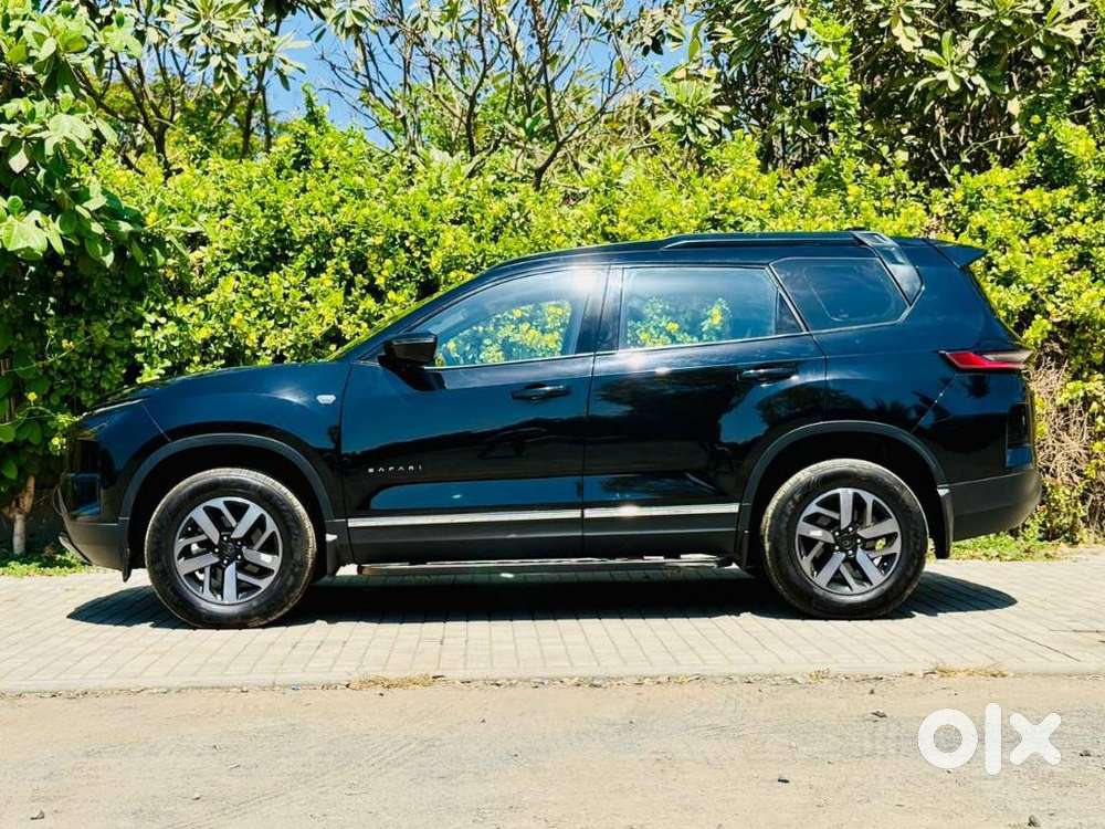 Tata Safari Pure Plus S Dark Edition At, 2025, Diesel