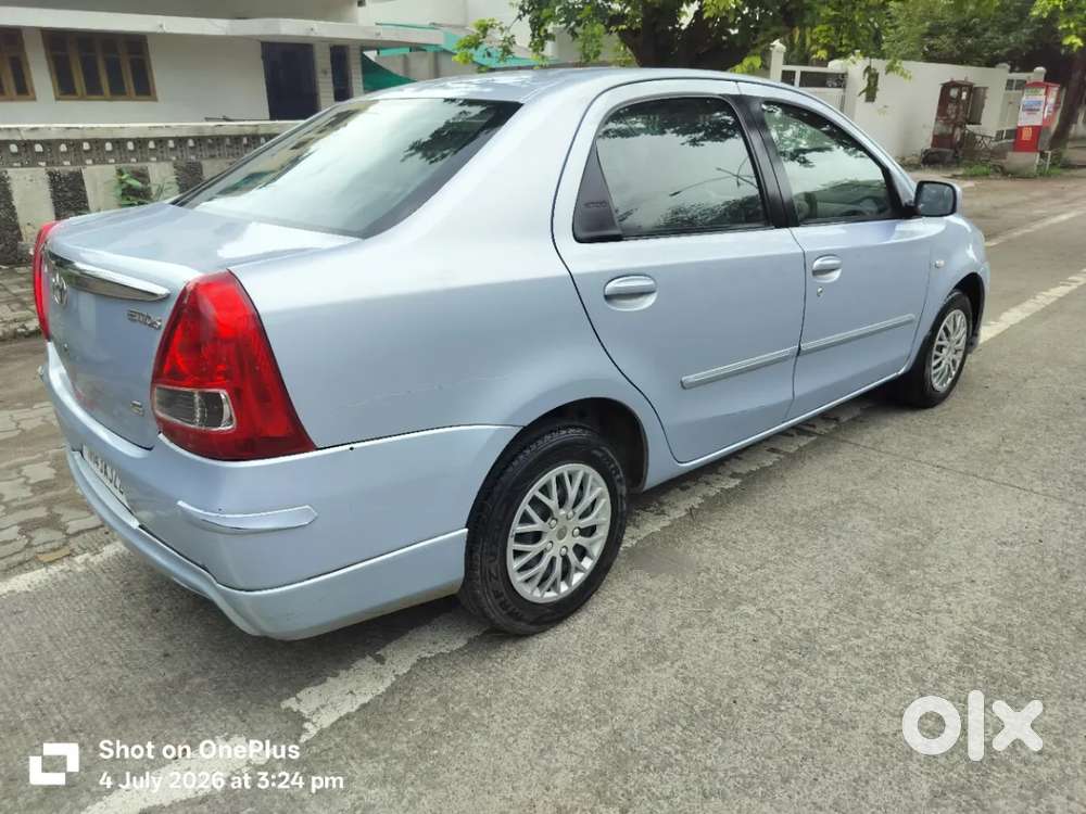 Toyota Etios 1.5 V, 2011, Petrol