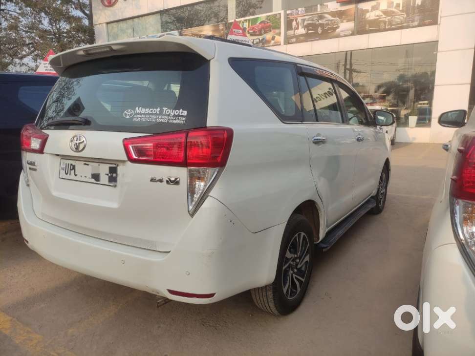 Toyota Innova Crysta [2020-ongoing] 2.4 Vx 8 Str, 2022, Diesel