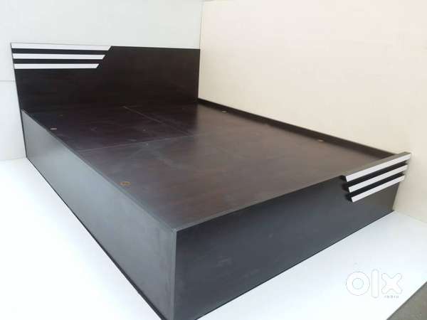 BLACK FINISHED NON STORAGE QUEEN SIZE BED DIRECT FROM FACTORY