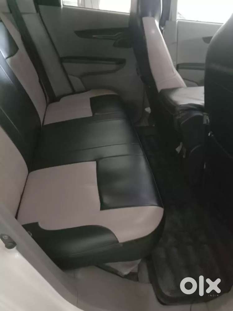 Mahindra Kuv 100 K4 6seater