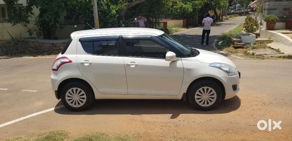Maruti Suzuki Swift Vxi + Manual, 2014, Petrol