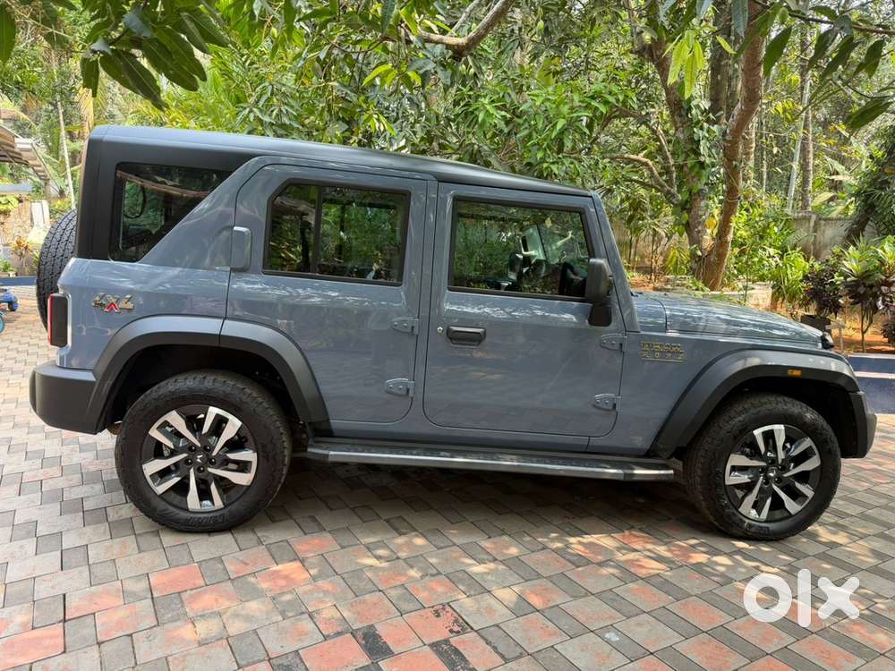 Mahindra Thar Roxx 2025 Diesel Well Maintained. Showroom Condition