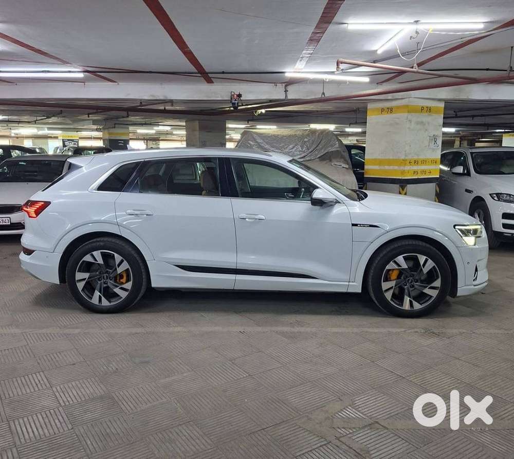 Audi E-tron 55, 2022, Electric