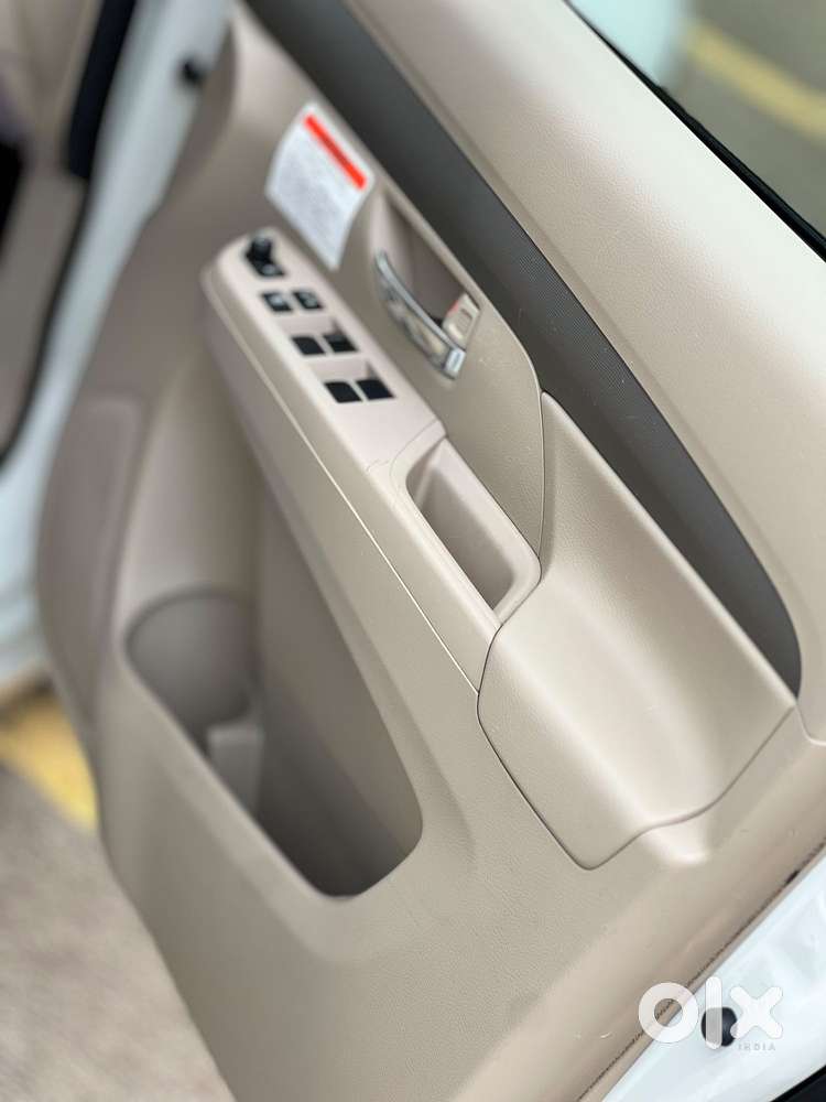 Toyota Rumion S Cng Manual Dual Tone, 2024, Cng & Hybrids