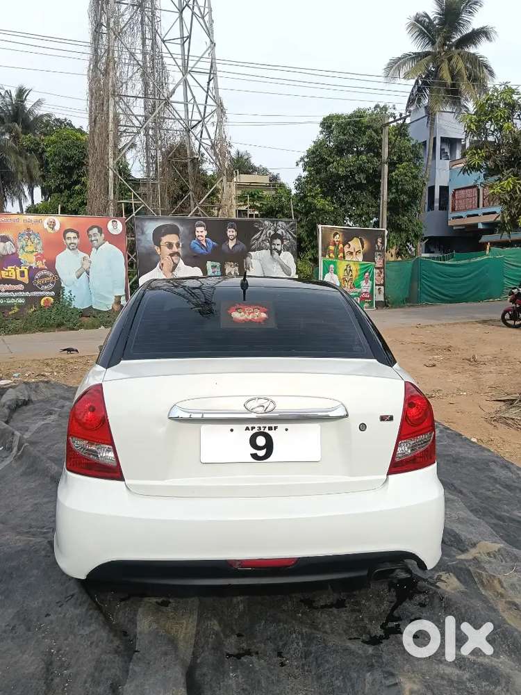 Hyundai Verna 2011 Single Number 9