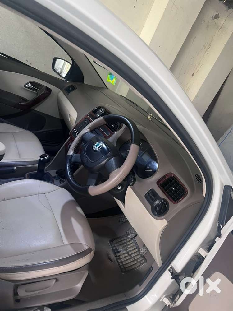 Skoda Rapid 1.6 Petrol 2013