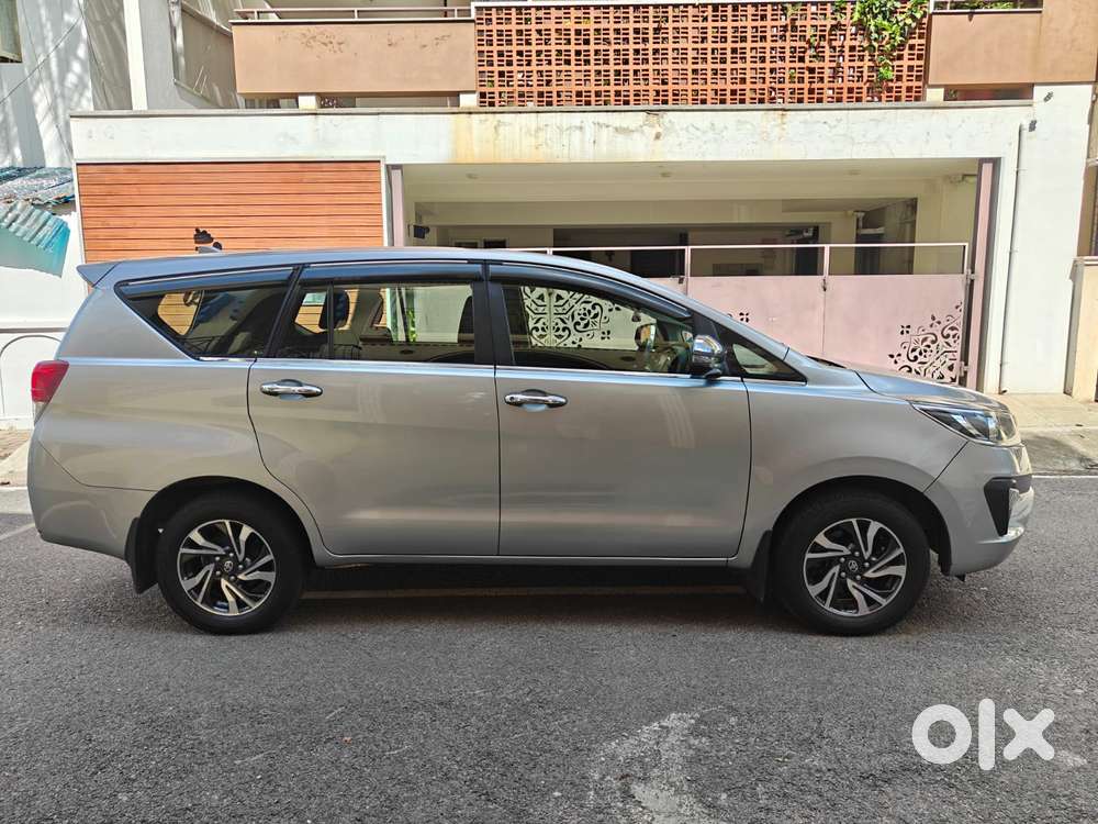 Toyota Innova Crysta 2.4 G Mt, 2022, Diesel