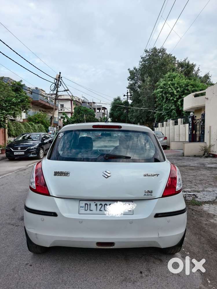 Maruti Suzuki Swift Vvt Zxi, 2015, Cng & Hybrids