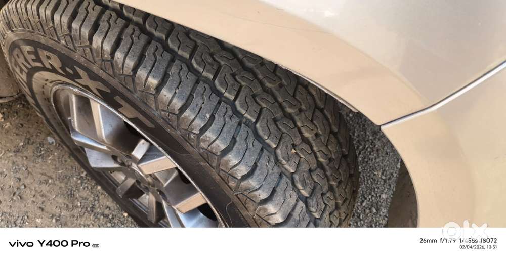 Mahindra Tuv 300 T10 Dual Tone, 2017