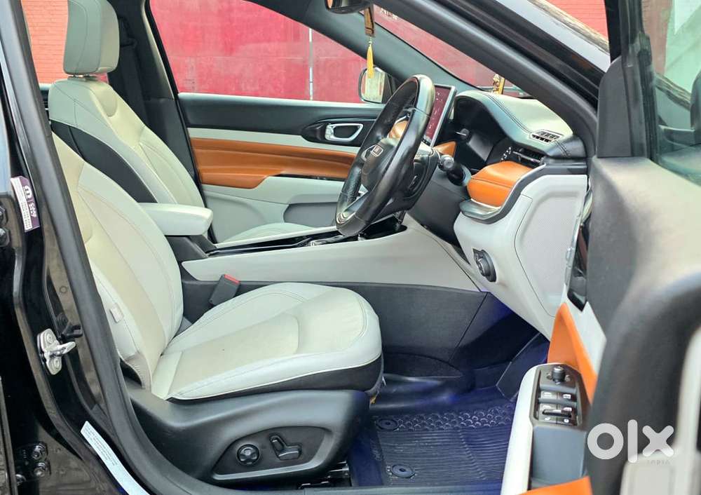 Jeep Compass 2.0 Limited Option Black, 2022, Petrol