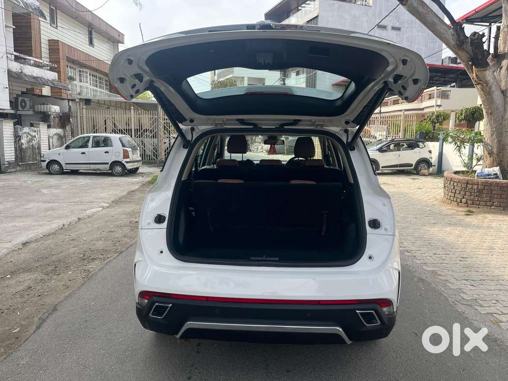 Mg Hector Plus Savvy Pro 1.5 Turbo Petrol Cvt 7 Str, 2024, Petrol