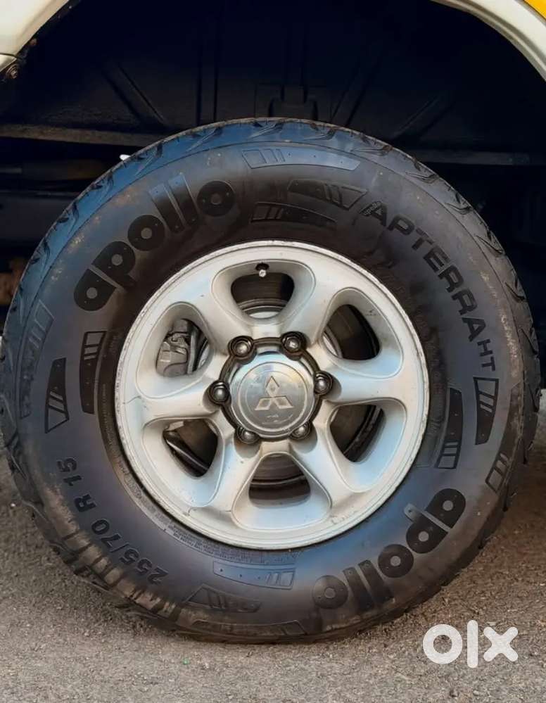 Mitsubishi Pajero Sfx 2011