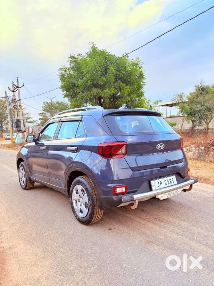 Hyundai Venue 1.2 S Plus, 2021, Petrol