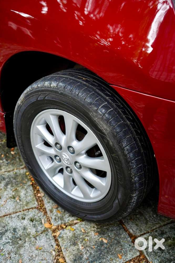 Toyota Innova 2012 - 8 Seater