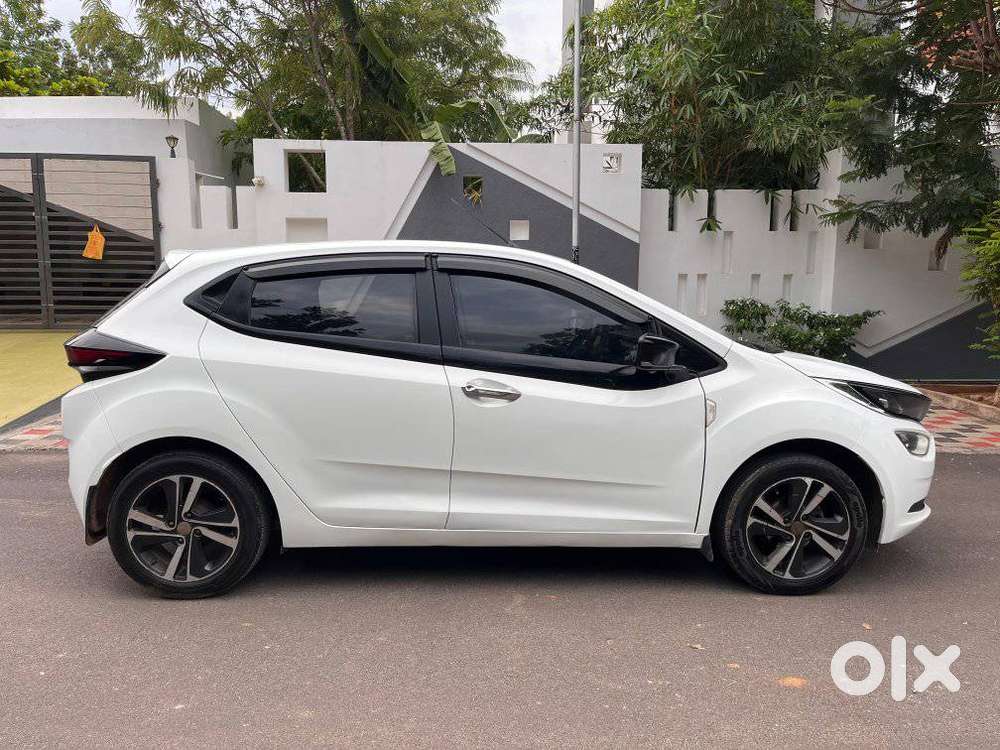 Tata Altroz, 2020, Petrol