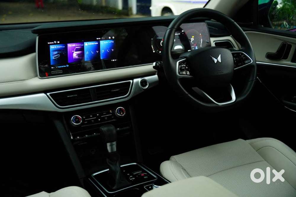 Mahindra Xuv700 2.0 Ax 7 Petrol At Luxury Pack Str, 2023, Petrol