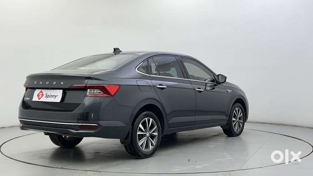 Skoda Slavia Style 1.0l Tsi Mt, 2023, Petrol