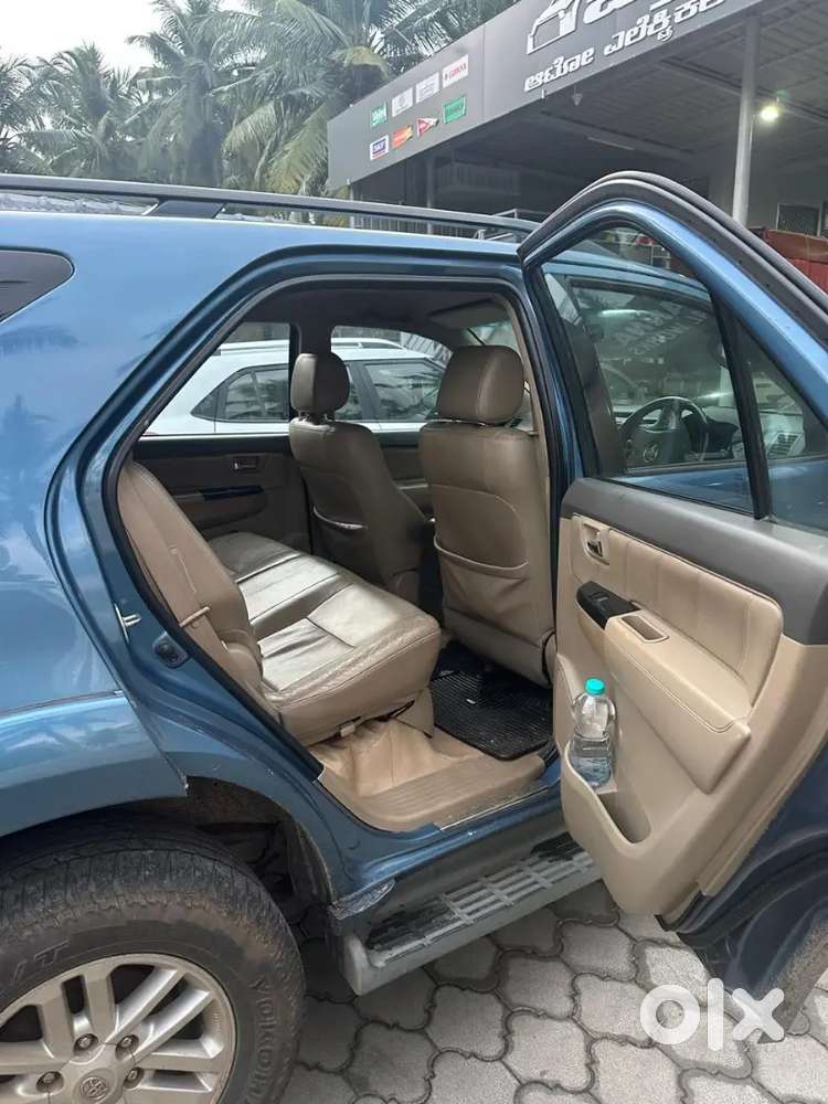 Fortuner 2012 Model Automatic