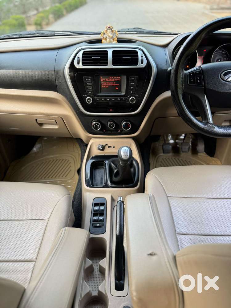 Mahindra Tuv 300 Mhawk100 T8 Dual Tone, 2017, Diesel