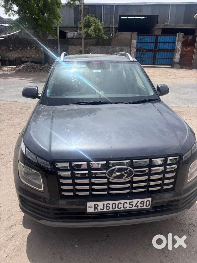 Hyundai Venue 2024 Cng & Hybrids Well Maintained