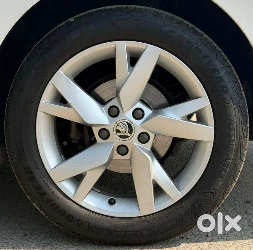 Skoda Octavia 2.0 L K Tsi At, 2022, Petrol