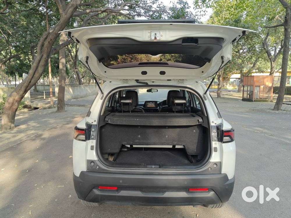 Maruti Suzuki Brezza 1.5 Vxi Cng, 2023, Cng & Hybrids