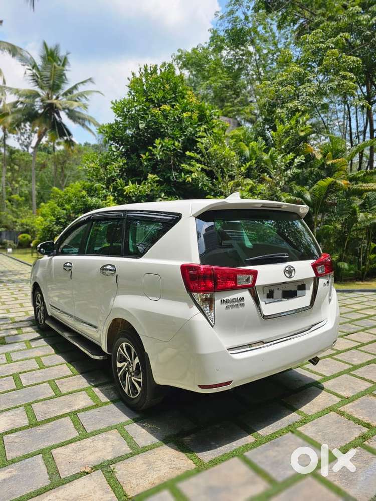 Toyota Innova Crysta 2.4 Gx Limited Edition 7 Str, 2022, Diesel