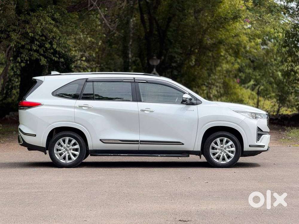 Toyota Innova Hycross 2.0 Vx (o) Hybrid 7 Str, 2024, Petrol
