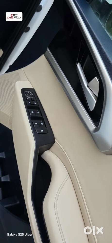 Kia Carens Luxury (o)1.5 Turbo Petrol Dct 7 Str, 2024, Petrol