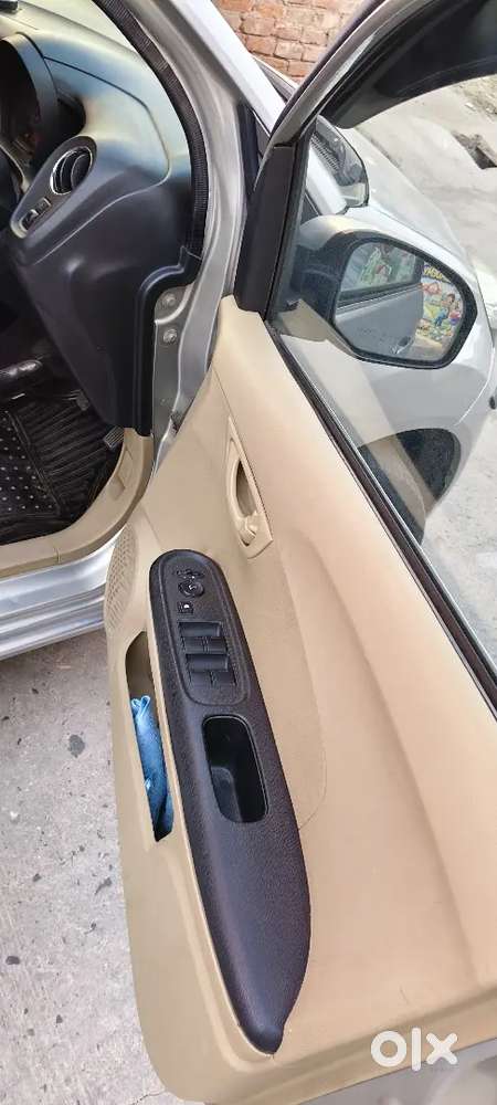 Honda Amaze 2nd Gen 2014 Petrol 76000 Km Driven