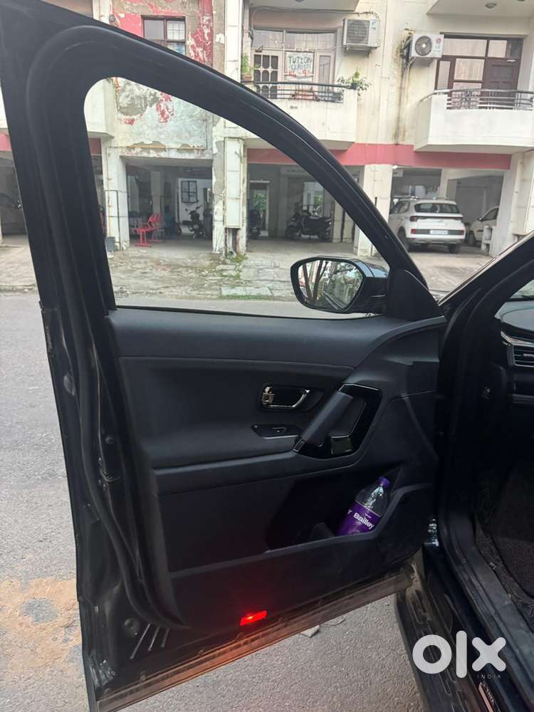 Tata Safari Diesel 2024