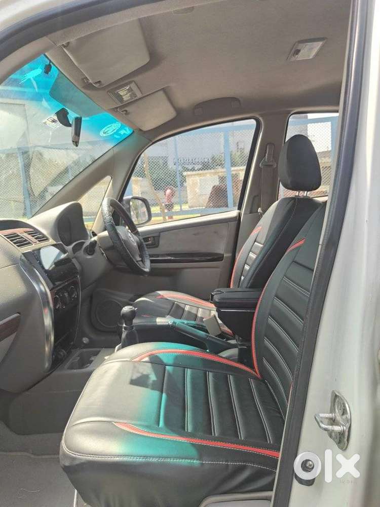 Maruti Suzuki Sx4 Vxi Bsiv, 2013, Petrol