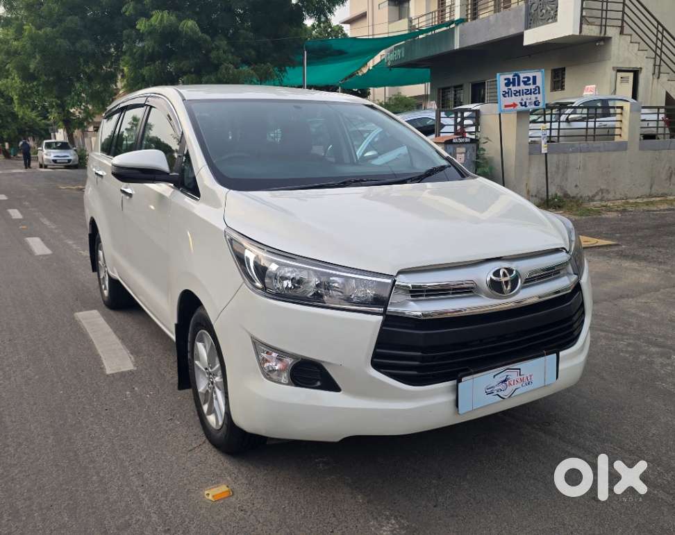 Toyota Innova Crysta 2.8 Gx At 8 Seater, 2017, Diesel