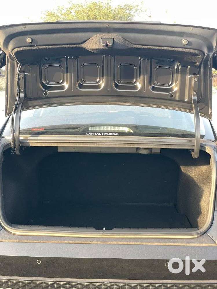 Hyundai Verna 1.5 Sx (o) Vtvt Ivt, 2025, Petrol