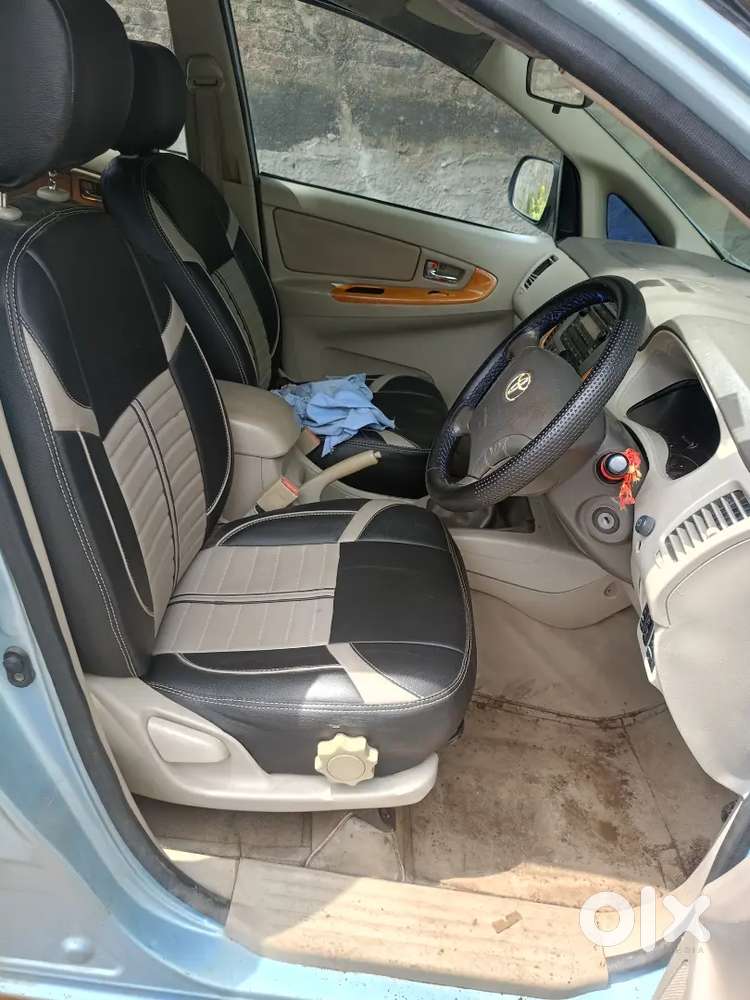 Toyota Innova Hycross 2009